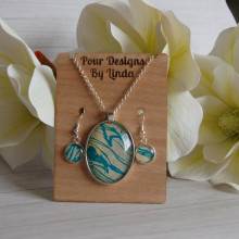 Pour Designs by Linda - Artwork and jewellery using acrylic paint.jpg (185.46 KB)