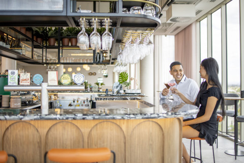 bar in Holiday Inn Werribee