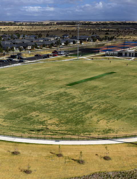 Holyoake Parade Reserve, Manor Lakes