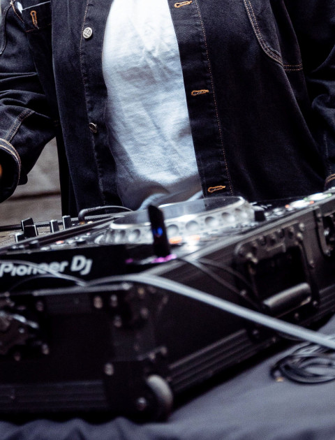 PLAY Vinyl Listening Party