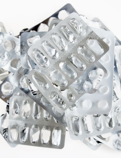 Medicine packets (e.g. blister packs)