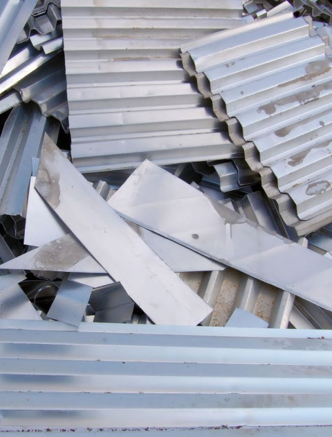 Metal scraps / sheeting