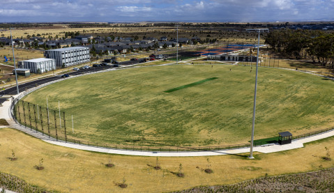 Holyoake Parade Reserve, Manor Lakes