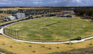 Holyoake Parade Reserve, Manor Lakes