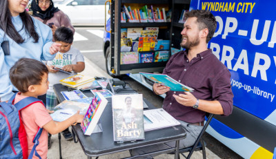  Pop-Up Library Van Visit - Wyndham Harbour 