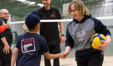 Active Holidays - Learn to Play Volleyball