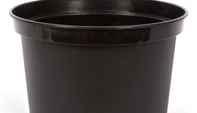 Plant pots (black plastic)